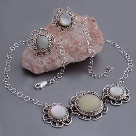 Mother of Pearl Flower Set